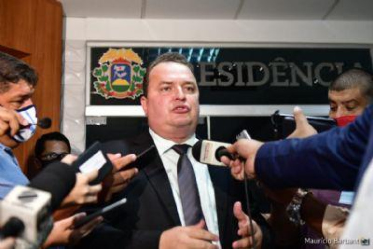 Max diz que vai seguir com modelo de “gestão que deu certo” e destaca R$ 100 milhões em economia