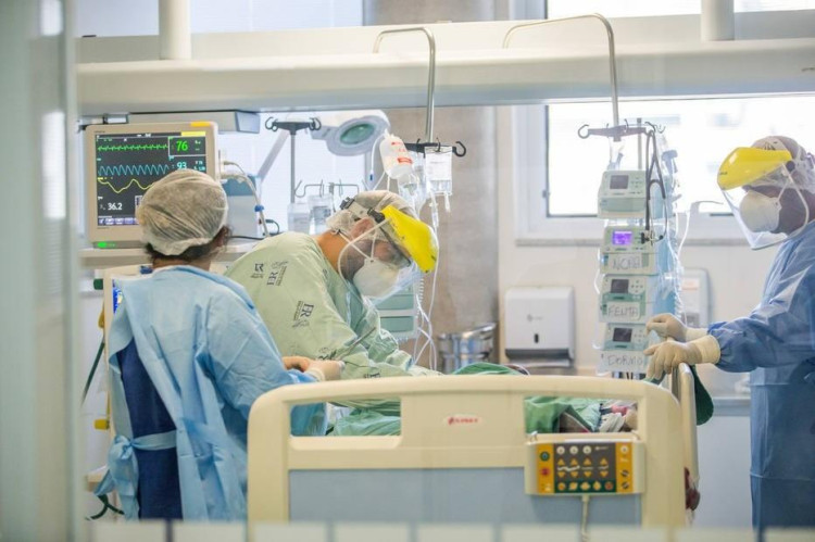 Ministério da Saúde orienta comprar medicamento com sobrepreço e, depois, levar o caso ao MP