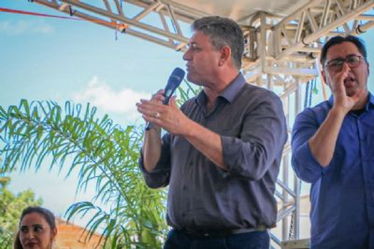 Moretto cobra governador melhorias no asfalto de Cáceres; Mendes garante investimentos