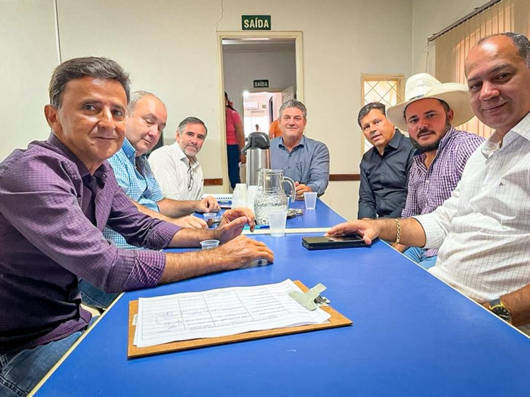 Moretto conduz reunião e prefeitos assumem compromisso de investirem no Hospital Vale do Guaporé