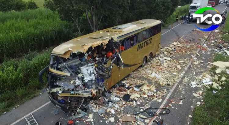 Morre jovem de 17 anos que estava no acidente envolvendo ônibus e caminhão em Cáceres