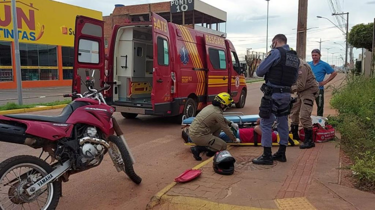 Motociclista fica desacordado em acidente de trânsito na Marechal Rondon