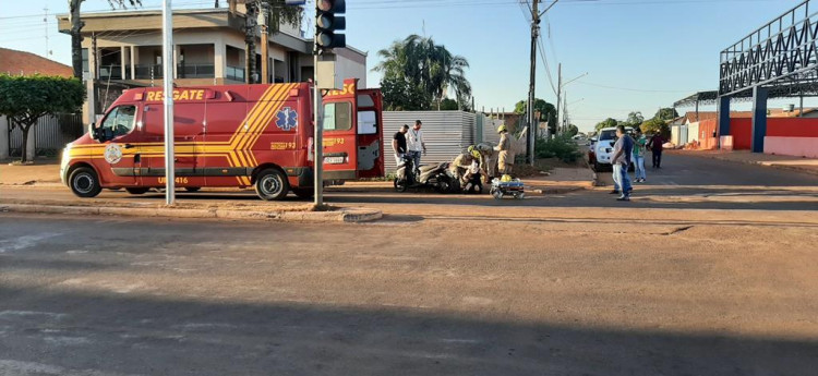 Motociclista fica ferida ao ser atingida por condutor na avenida Marechal Rondon