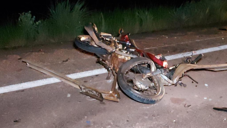 Motociclista morre ao colidir com caminhão na BR-174B