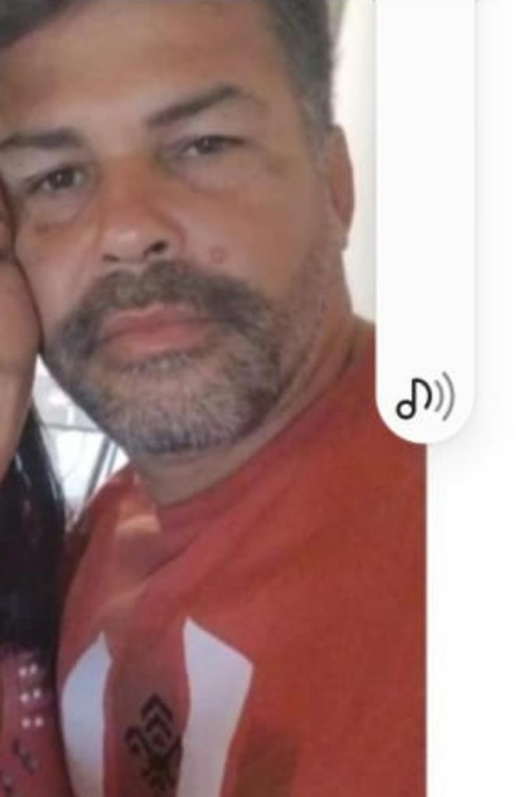 Motociclista morre ao colidir contra máquina pesada, em Pontes e Lacerda