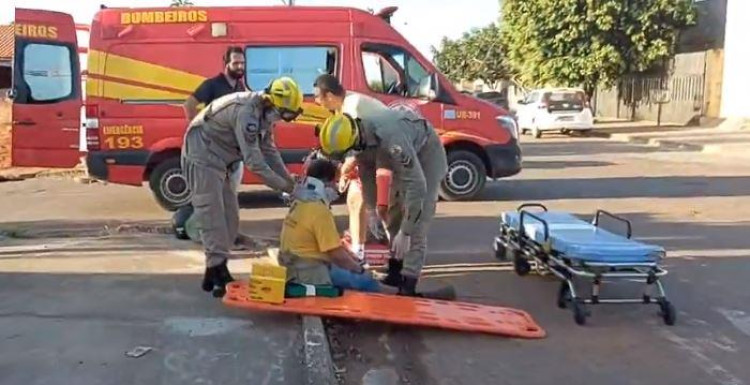 Motociclista na contramão se envolve em acidente no Centro da cidade