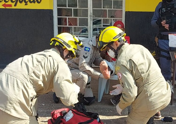 Motociclista sofre fratura exposta em acidente na avenida Marechal Rondon
