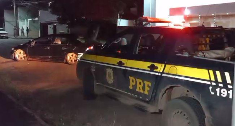 Motorista da fuga na PRF; três pessoas são detidas após perseguição na cidade