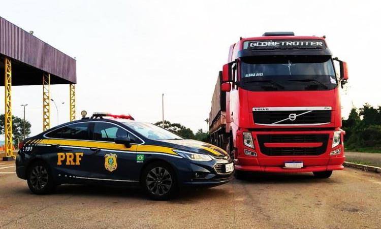 Motorista que dirigia sob efeito de drogas desobedece ordem de parada e acaba preso pela PRF em Pontes e Lacerda