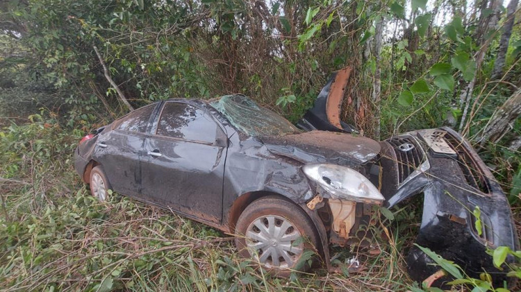 Motorista sobrevive a capotamento na BR- 174 em Pontes e Lacerda