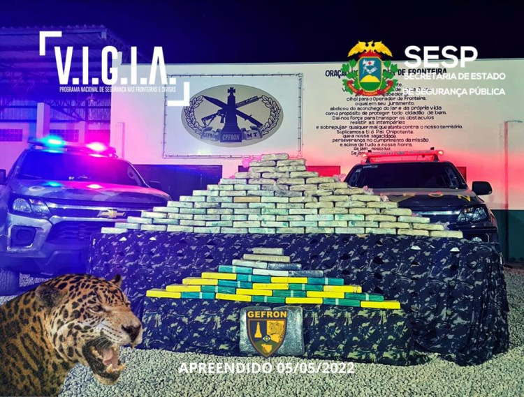 “Mulas humanas” tentam passar com drogas por mata, mas são interceptados pelo Gefron