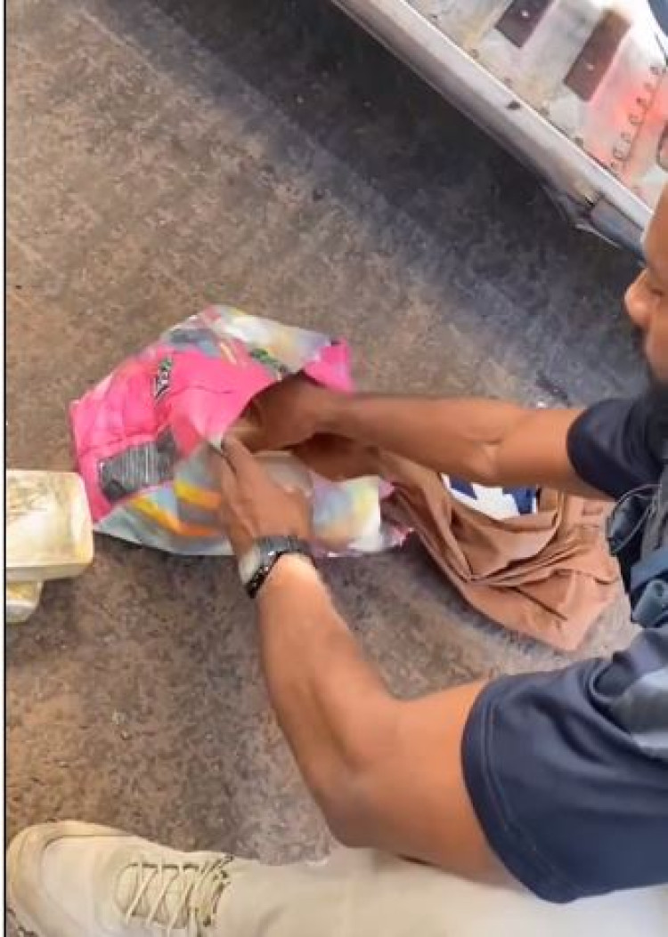 Mulher é presa pela PRF com pasta base de cocaína em ônibus