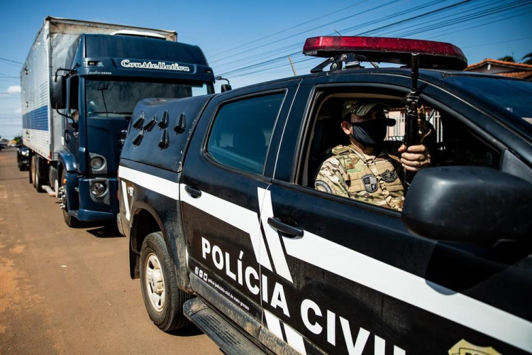 Padrasto é preso suspeito de abusar e engravidar a enteada; família é de Pontes e Lacerda