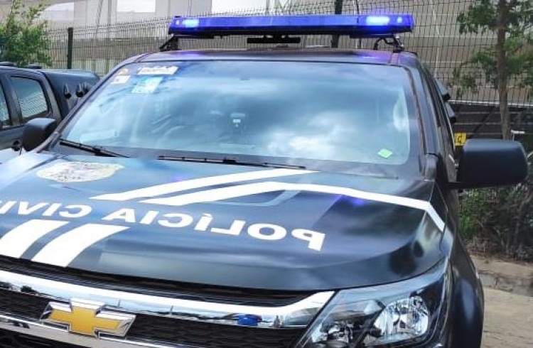 Pai que estuprava a filha de 8 anos e gravava vídeos dela é preso pela Polícia Civil em Cáceres