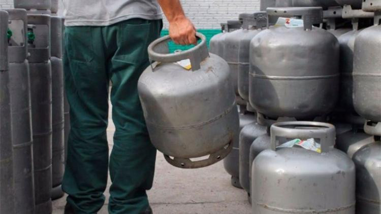 Petrobras anuncia reajustes nos preços da gasolina e gás de cozinha