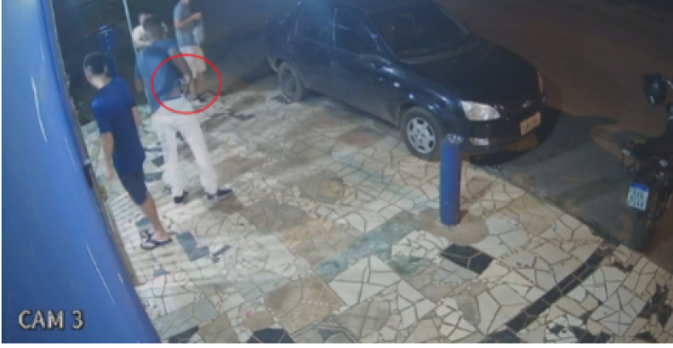 PM à paisana reage e mata suspeito armado de simulacro em frente a distribuidora de bebidas em Pontes e Lacerda