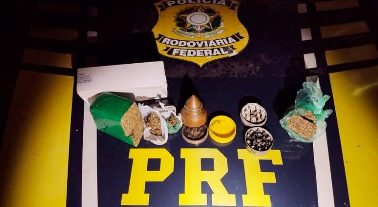 Policia Rodoviária Federal prende passageiros de ônibus por trafico de drogas