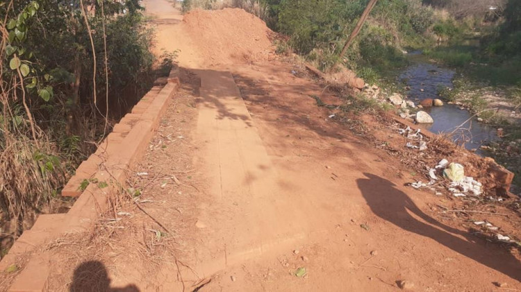 Ponte no Parque Santa Cruz está interditada há quatro meses