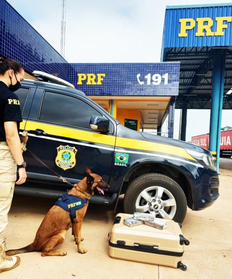 Pontes-lacerdense é presa com drogas pela PRF em Cuiabá