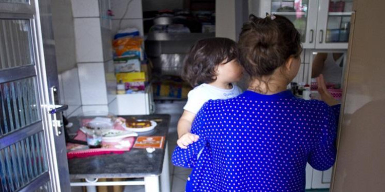 População que cumpre leis está em “prisão domiciliar”. Como conseguir tornozeleira?