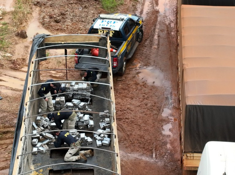 PRF apreende mais 500 kg de cocaína, totalizando mais de 1 tonelada da droga apreendida em menos de 24 h em Mato Grosso