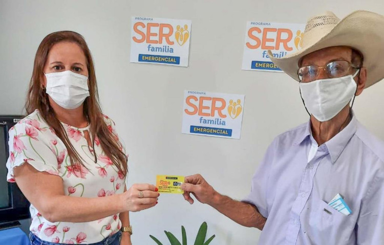 Secretaria de Assistência Social de Nova Lacerda inicia entrega do cartão “Ser família Emergencial”
