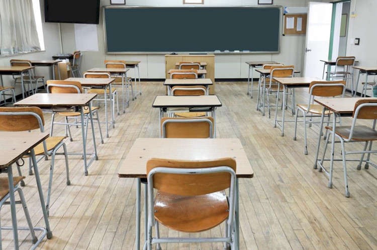 Seduc determina que professores da rede estadual devem voltar para a escola nesta segunda-feira (26)