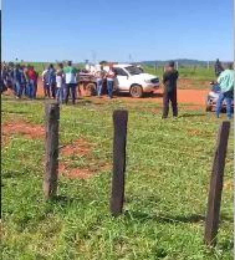 Sem terras tentam ocupar fazenda Canaã em Araputanga