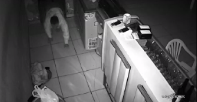 Suspeito é detido por furto de sorvete e perfumes, em Vila Bela