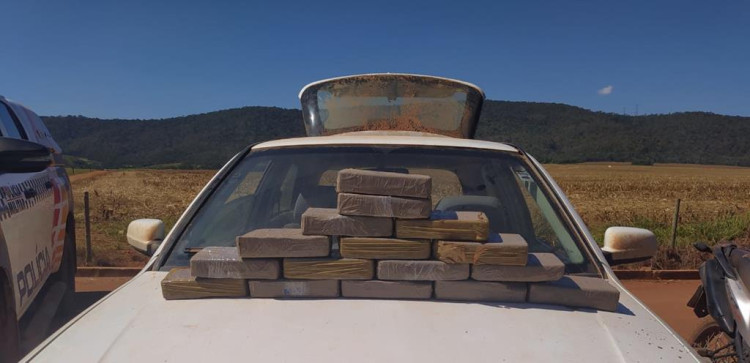 Traficantes são presos com 16 kg de cocaína na estrada do Matão