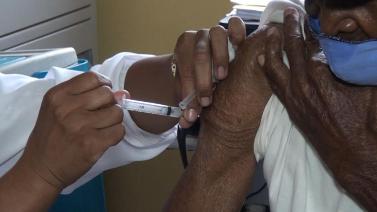 Vacinas não são suficientes para suprir demanda da primeira etapa dos grupos prioritários