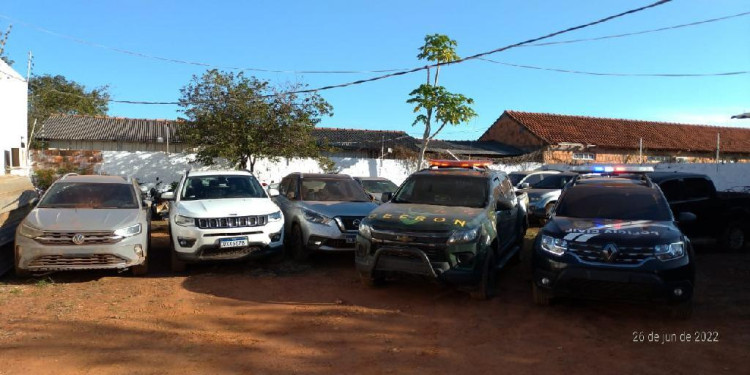 Veículos furtados de MT, SP e RJ são interceptados em Vila Bela