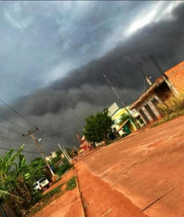 Ventos fortes provocam fenômeno inédito em San Mathias na Bolívia