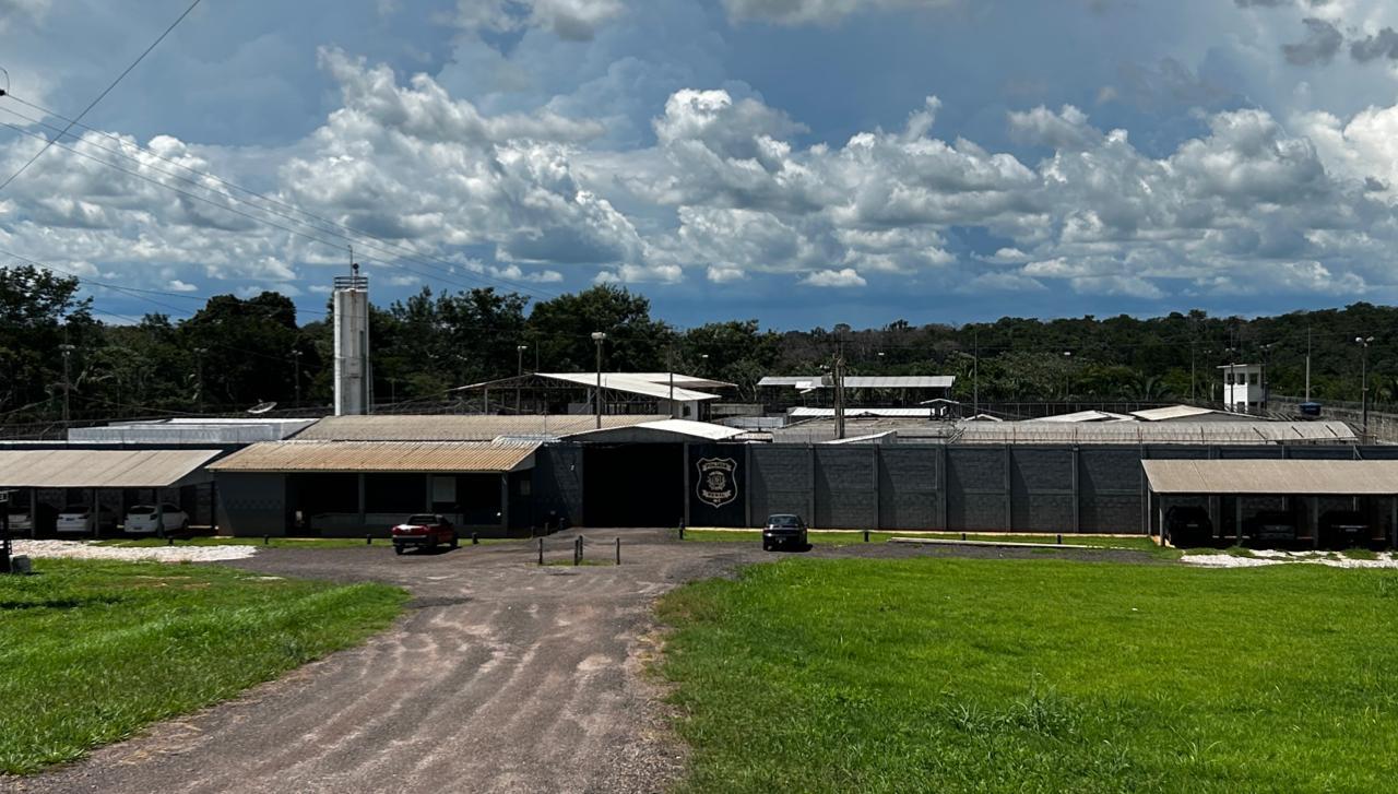 Oito detentos tentam fuga do CDP em Pontes e Lacerda - TV Centro Oeste